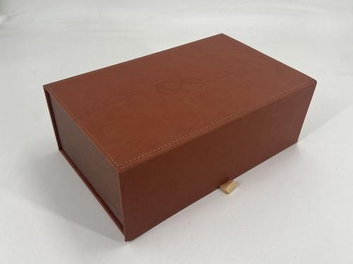OEM و ODM Book Shaped Magnetic Rigid Paper Box with Foam Insert للبيع