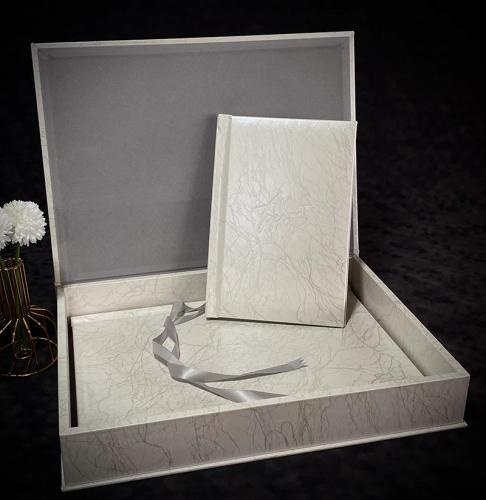 OEM و ODM Two wedding album with high-end gift box للبيع