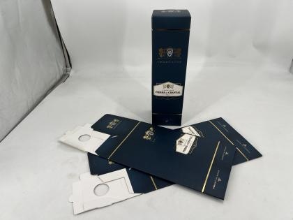 OEM و ODM Hot Stamping White Card Paper Box Wine Packaging High-grade Gift للبيع